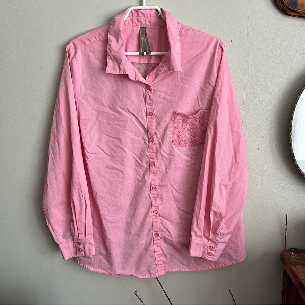 3/$40 1X Pennington’s Pink Button Down Blouse with Lace Back and pocket